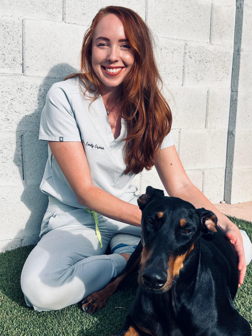 Emily Ozmun, DVM